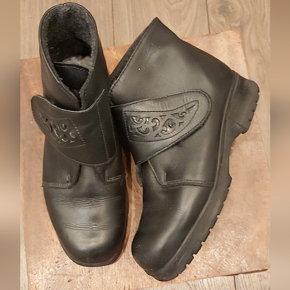 Martino black leather boots